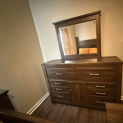 Gray Queen Bedroom Suite Set 