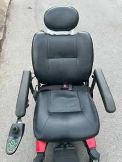 Electric wheelchair