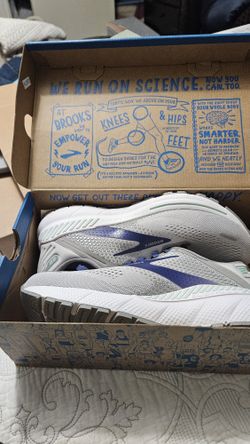 Brooks GTS 22 Running Shoes