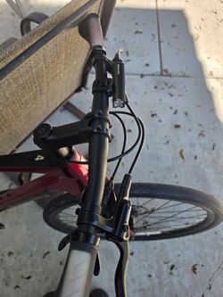 Selling my 2025 Trek FX Sport 4 Carbon fitness/hybrid bike in excellent condition.