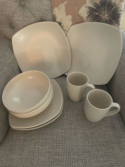 8 piece dinnerware