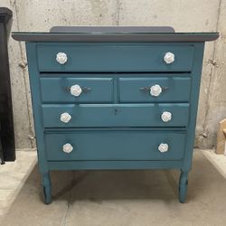 Vintage Lexington Refurbished Dresser/Table 