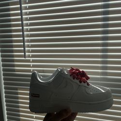 White Nike Supreme Af1