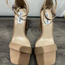 Steve Madden Heels Size 8 New Has A Small Water Mark