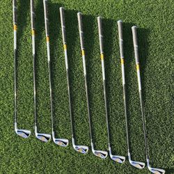 TaylorMade R11 Golf Clubs