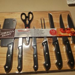 New Cutlery Sealed Gibson Home Wildcraft Cutlery Set with Wooden Cutting Board - 10 Pieces