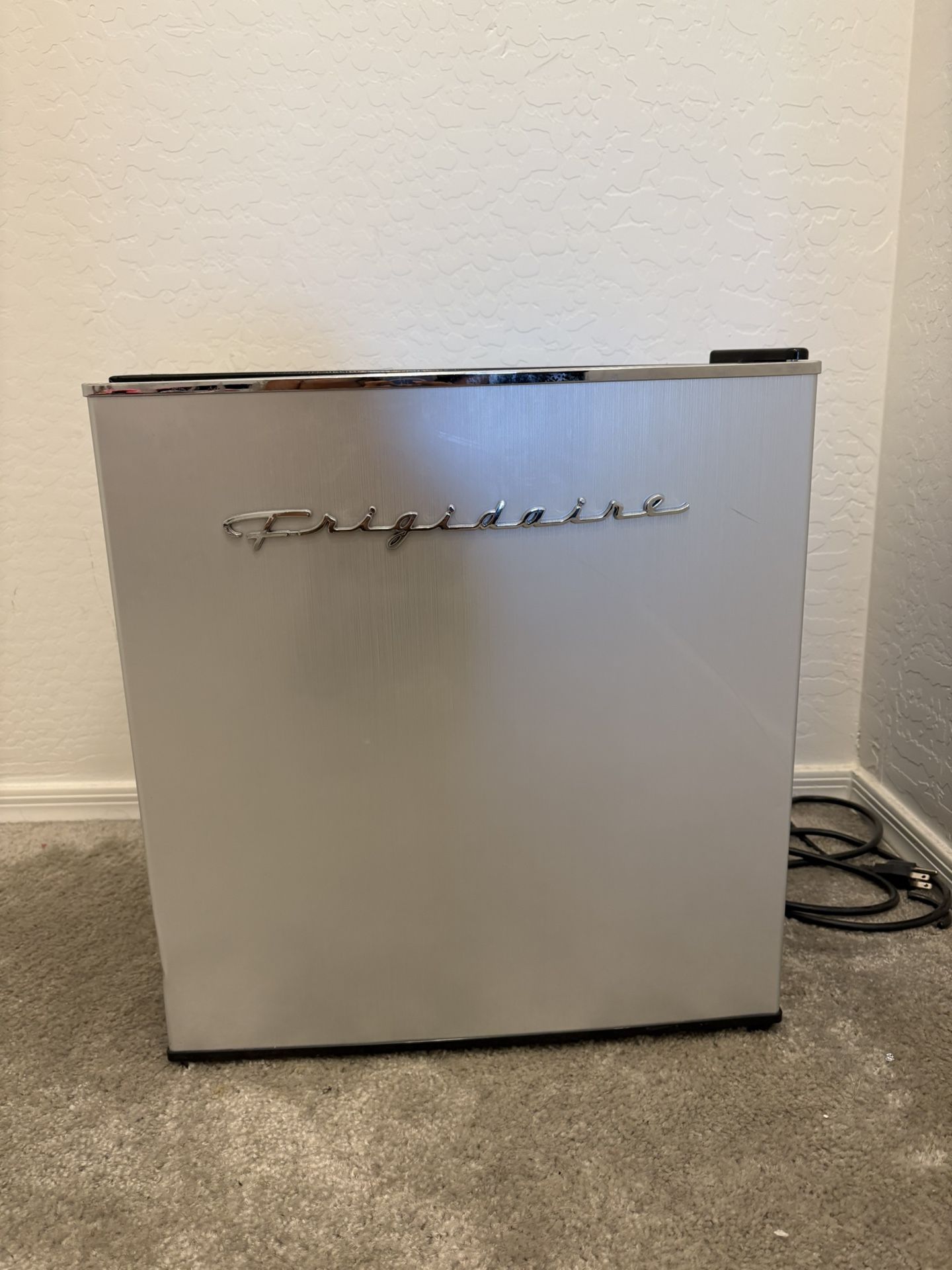 Fridgidaire mini Fridge