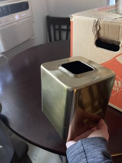 Tissue Holder