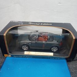 1/18 Maisto Audi TT Roadster Diecast Car