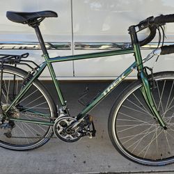 Trek 520 Touring BIKE .Medium Frame