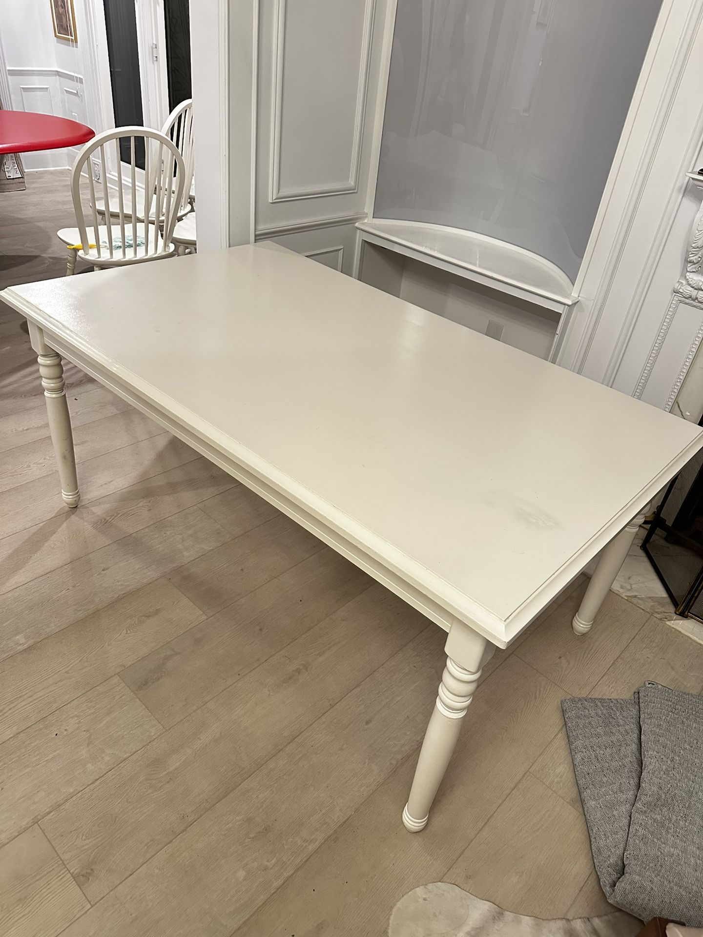 Dining Table & 5 Matching Dining Chairs