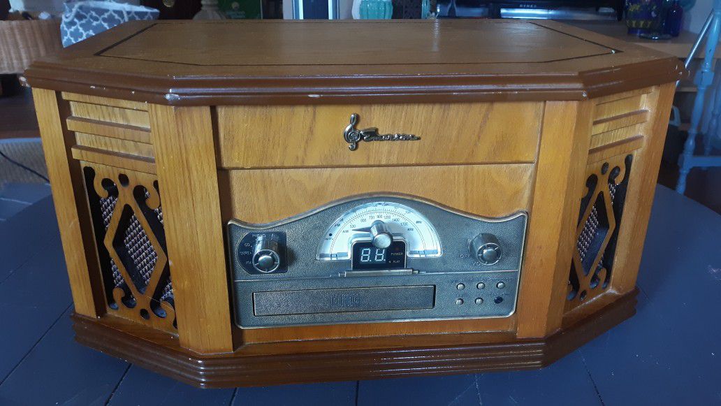 Emerson heritage wood cabinet turntable cassette cd player amfm player