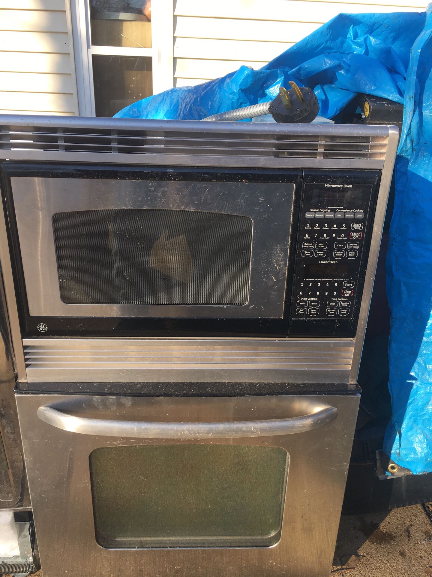 Microwave and stove oven