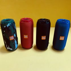 Bluetooth speaker brand new ! Colors available !