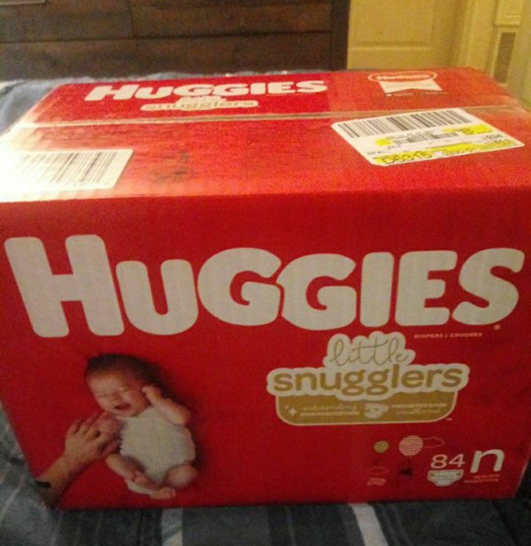 Newborn huggies new box 20$