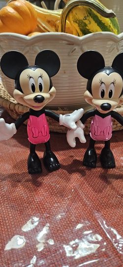 2 Disney Minnie Mouse 