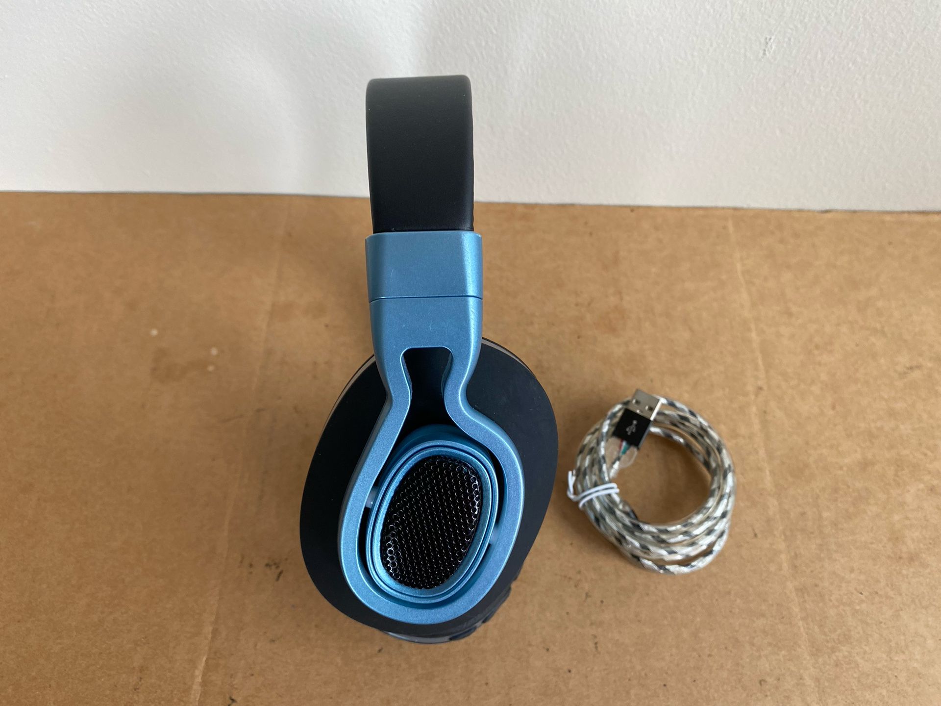 Sharper Images SNC300 Bluetooth Headphones