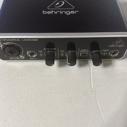 Behringer UMC22 Audio interface