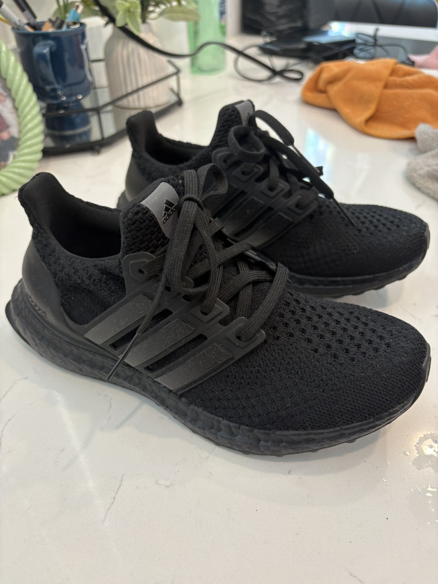 Adidas Ultraboost Size 6.5 Woman 