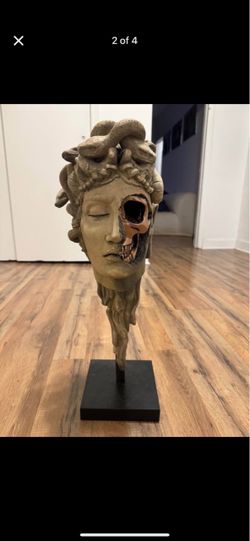 Jack of dust Medusa skull statue