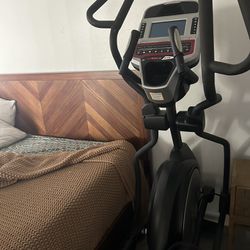 Gym Grade elliptical, Built In Display, Sound, Incline And Handlebar Controls