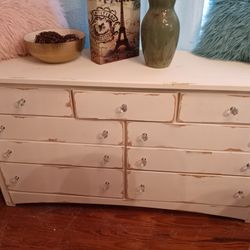 CUTE WHITE DRESSER AT PICKY PINCHERS 801 TURNER ST CLEARWATER OPEN TODAY 12-6 FREE DELIVERY
