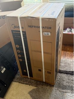 MINI FRIDGE with freezer