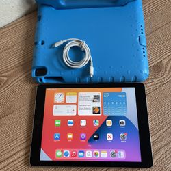 Apple iPad 5th Generation 32GB  with kids protective case & Charger (128gb $170) 