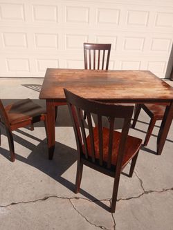 Kitchen Table 4 Chairs