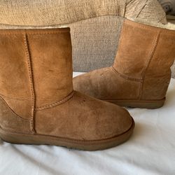 UGG Women's Classic Short II Mid-Calf Sheepskin Boots 1016223 Brown Size 5