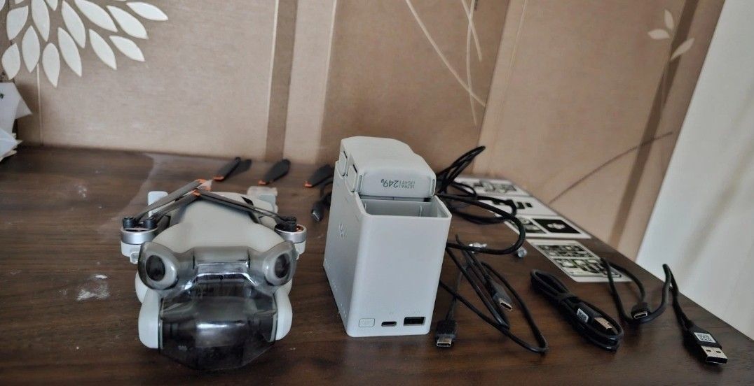 DJI Mini 4 Pro Fly More Combo (DJI RC 2)