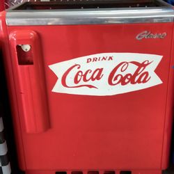 1950's  Coca-Cola Machine