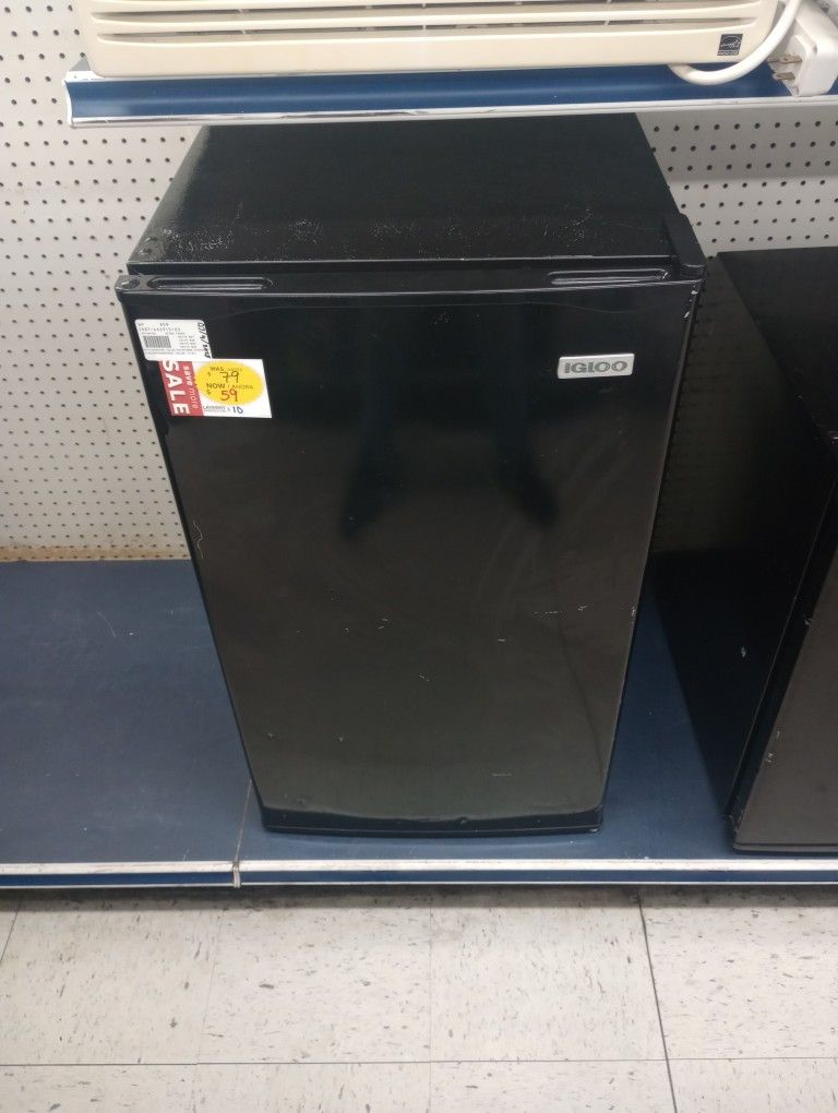 Igloo Mini Fridge