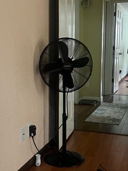 Arctic Air Care Black Standing Pedestal Fan – Excellent Condition