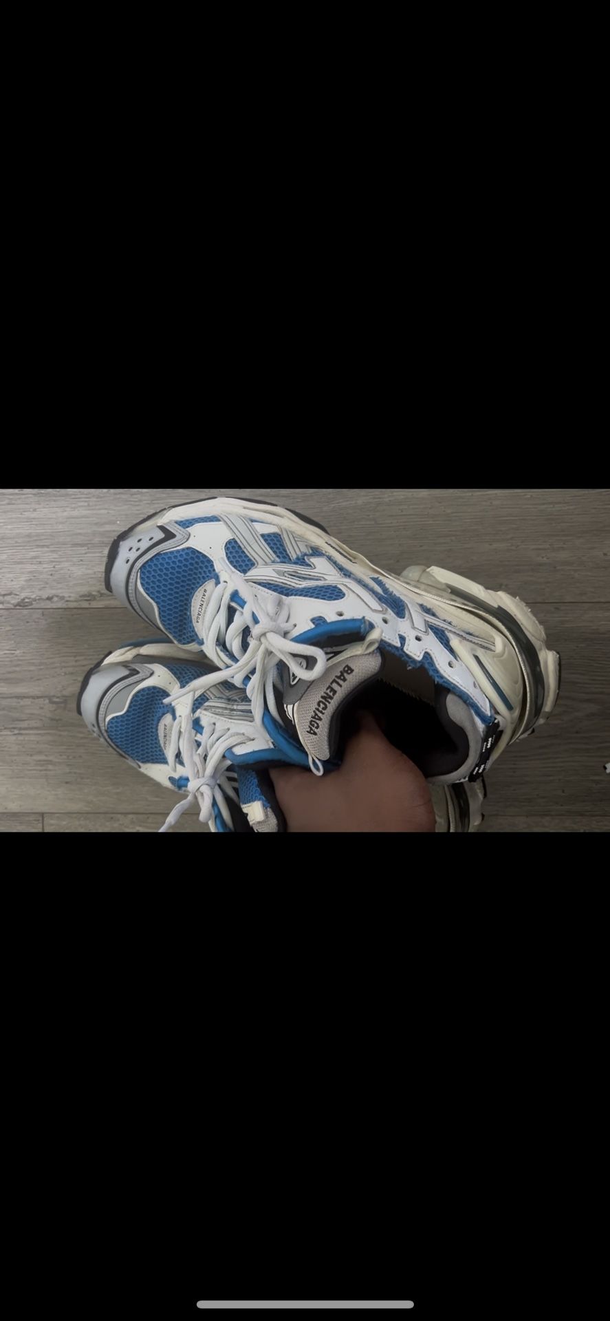 blue runners