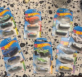 Hot Wheels Die-Cast Cars Lot of 13