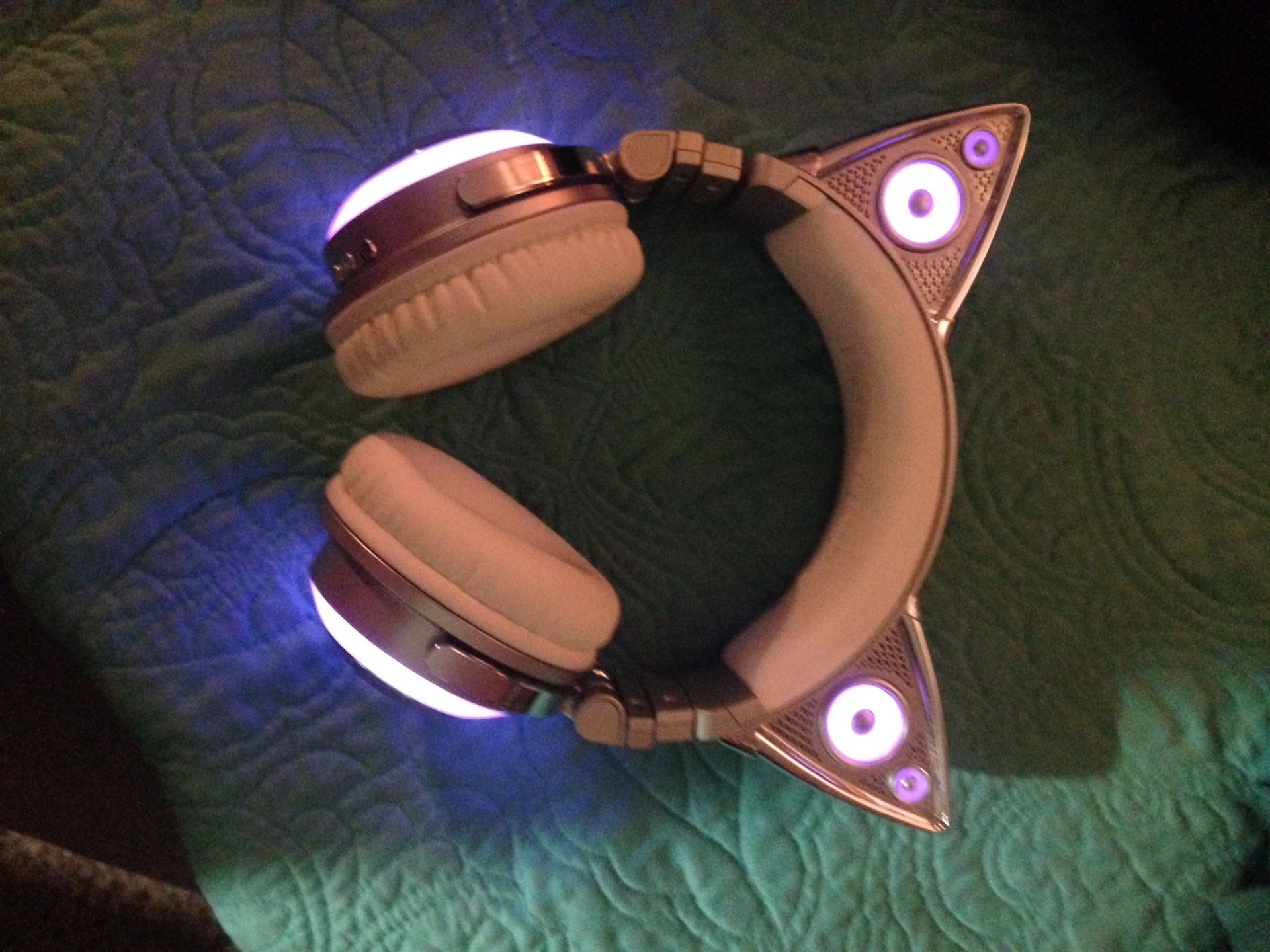 Limited edition Ariana Grande Bluetooth cat ear headphones