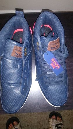 Levi new as hell wrong size