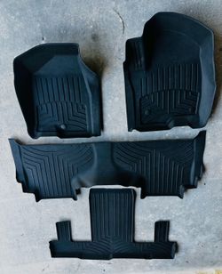 2024 Cadillac Escalade weather tech floor liner