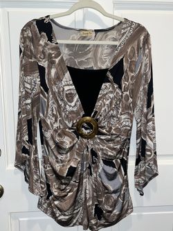 Flattering Plus Size Woman’s Blouse Worn Once - Fits a 1X or 2X