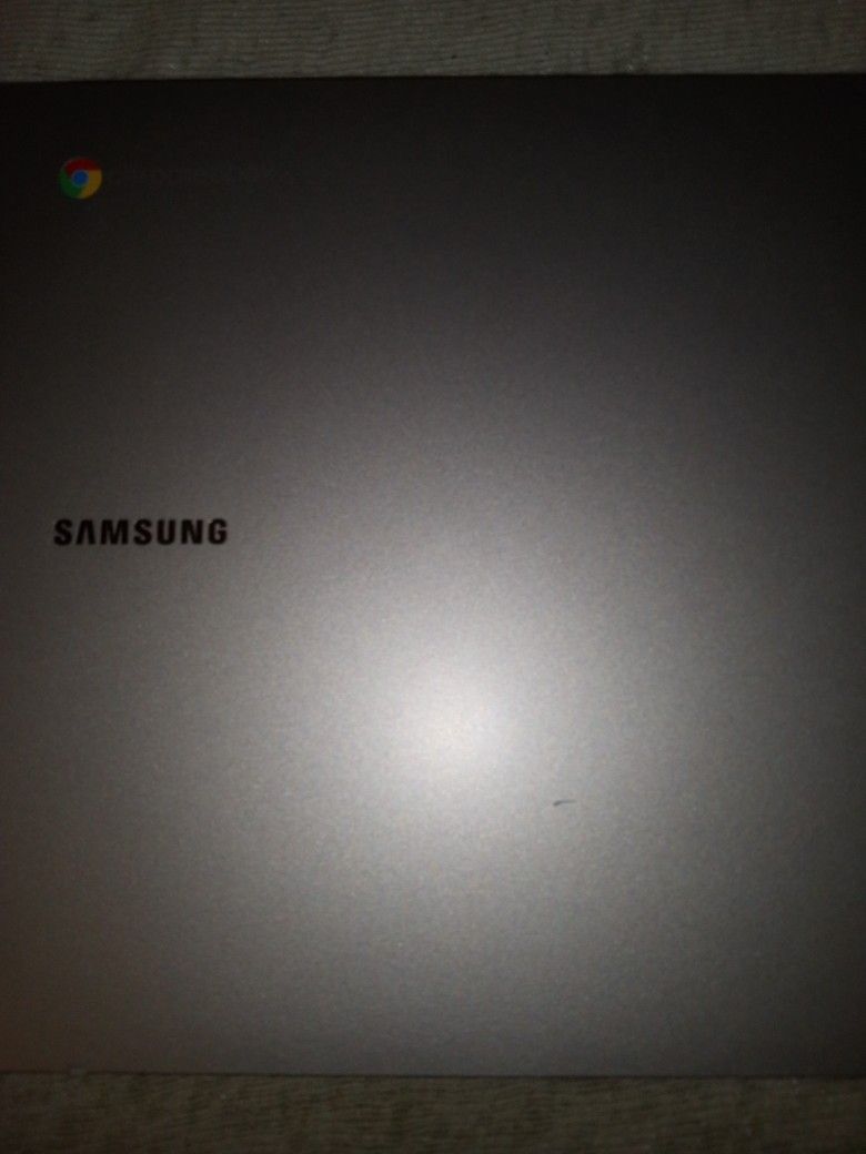 Samsung Galaxy Chromebook Go