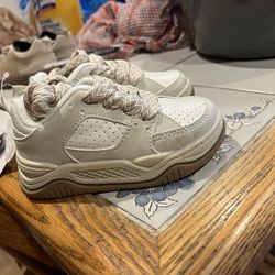 Oshkosh casual toddler shoes-tan