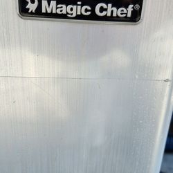 Mini Fridge Magic Chef