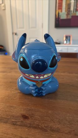 Disney Stitch collectible 3D plastic Stitch character mugs with hinged flip-top lids