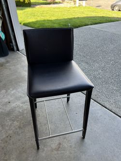 Set Of 4 Dania Bar Stools