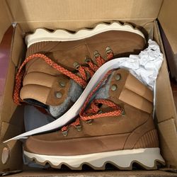 Sorel Hiking Boots 