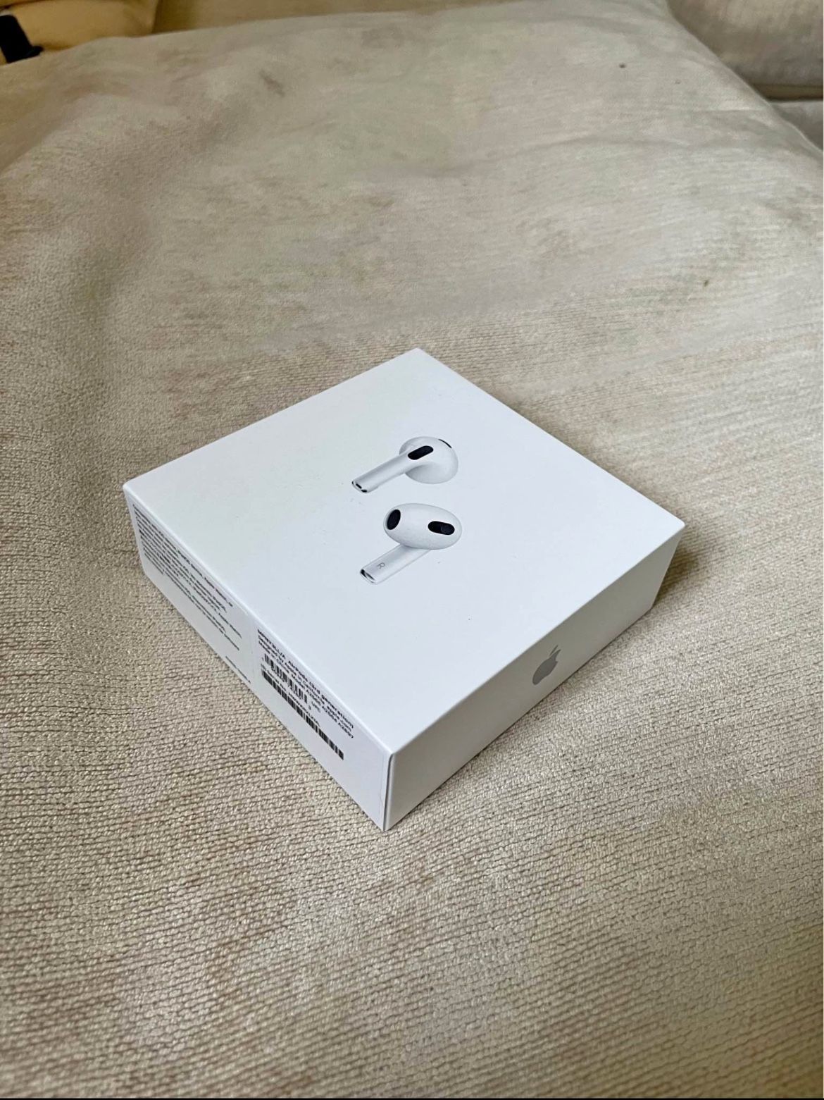 AirPods (Generation 3s)