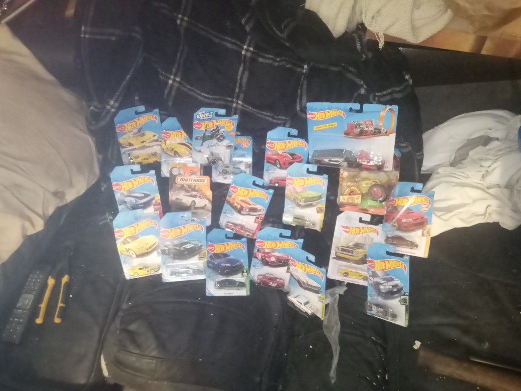 Brand New Old Stock 19 Still In Original Package & 16 W/O Package