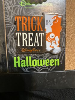 Halloween Disney Pin