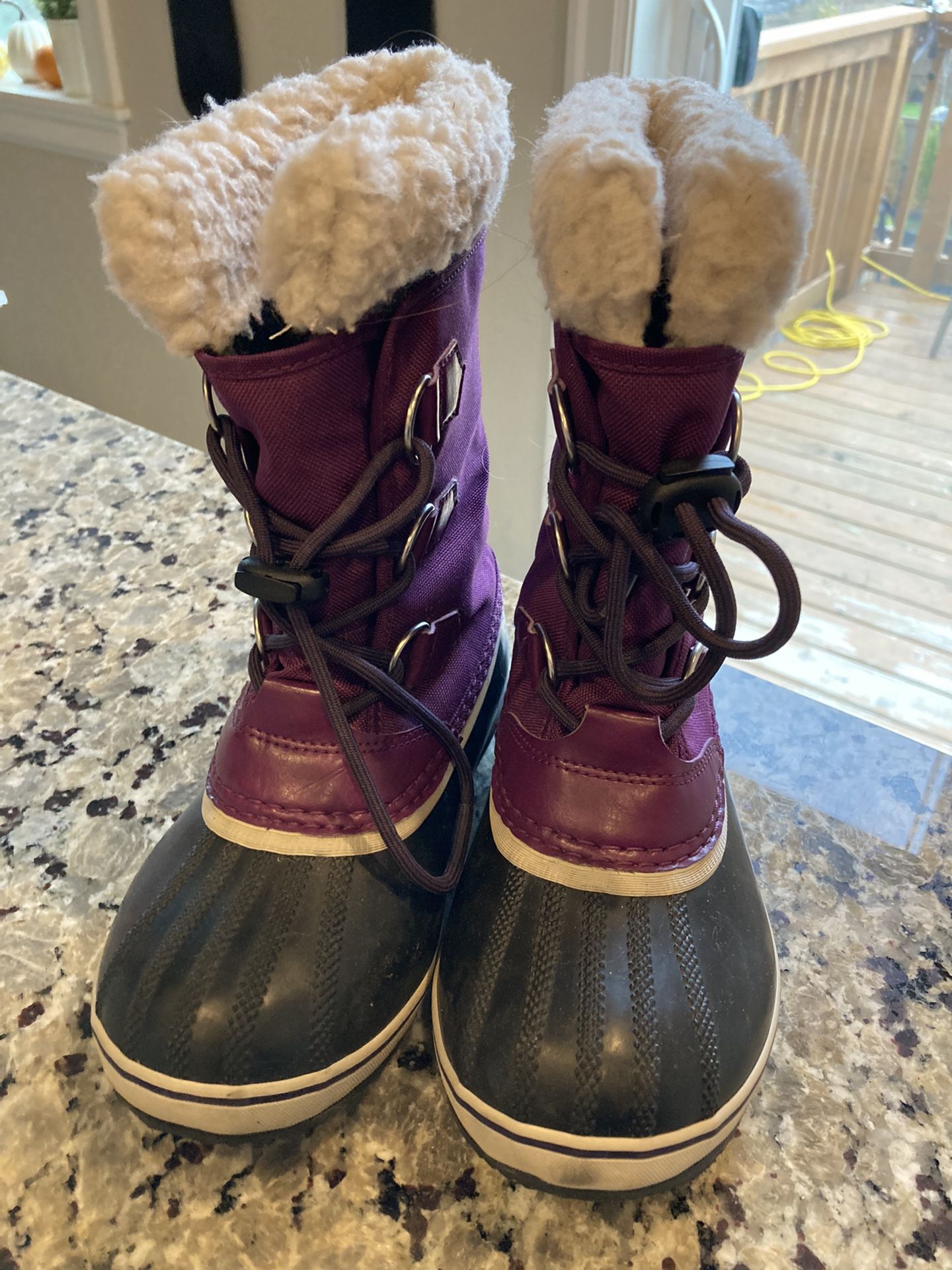 Childrens Girl/Boy Sorel Snow Boots Size 2